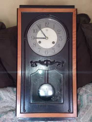 Relógio de Parede À Corda Pendulo Ano 1950 Fábrica H em Madeira Porta de Vidro ZN SP OK