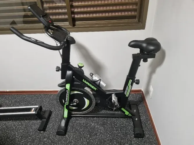Bicicleta Spinning Com Roda De Inércia De 13kg Winnek Fitness
