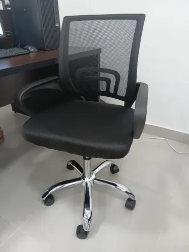 Cadeira escritório Diretor Detroit pronta entrega.