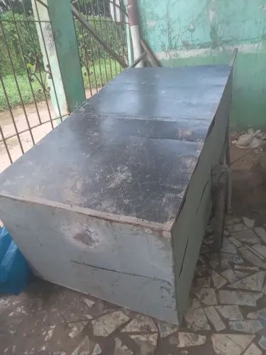 Carrinho de metal pra vender suas utilidades