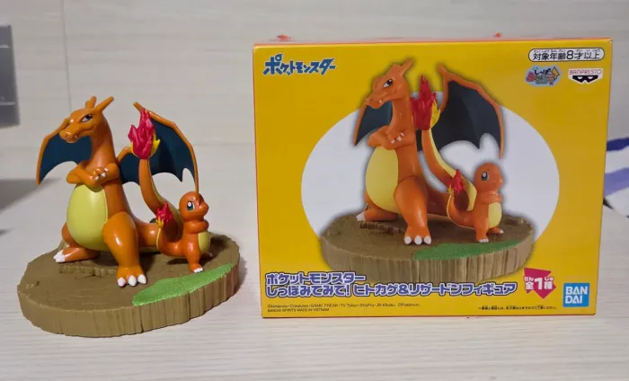Charizard e Charmander Banpresto