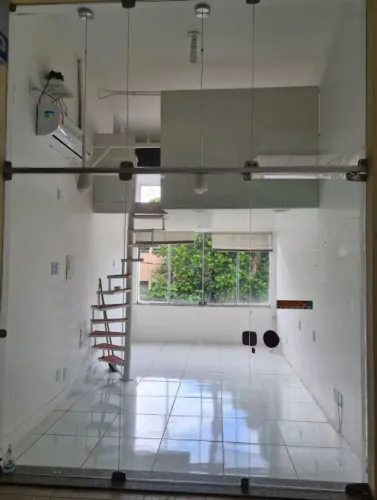 Vende-se Loja