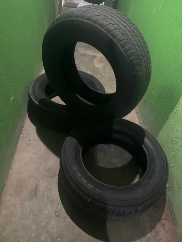 ? Pneus Originais Hilux (Usados) - Preço de Ocasião! Valor: R$ 350,00 cada um usado