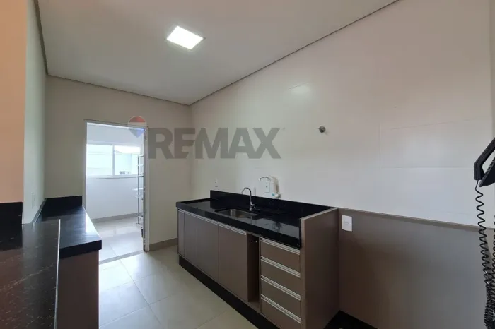Apartamento de 3 Quartos para Alugar com móveis planejados no Residencial Amália em Lucas