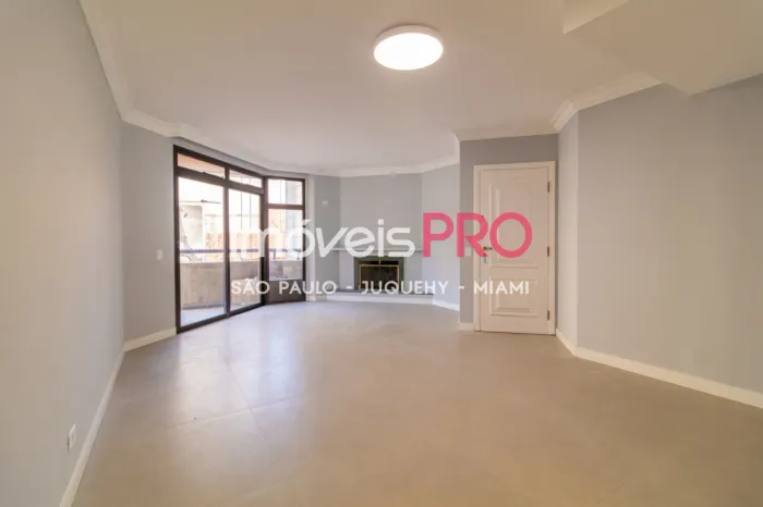 Apartamento para locação com 121m² em Moema - São Paulo.