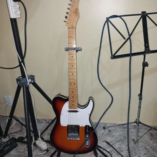 Guitarra telecaster targina 550