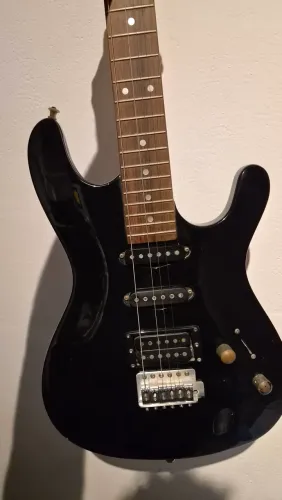 Guitarra stratocaster golden