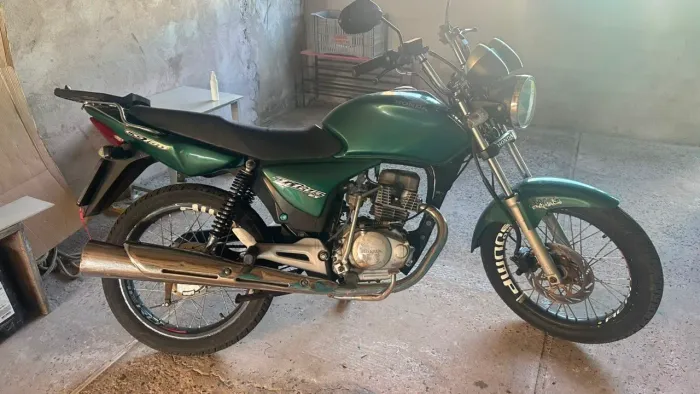 Vendo 150 ks 2004 cor verde leia o anúncio.