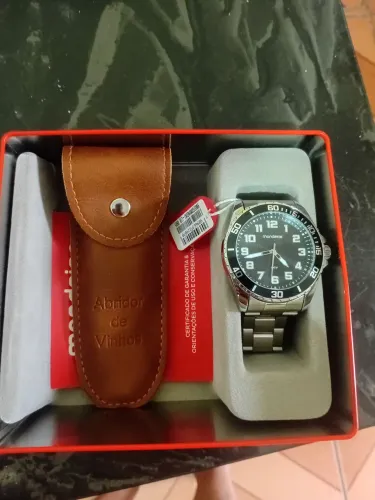 Vendo relógio mondaine novo na caixa apenas 150 pra vender rápido fone * 