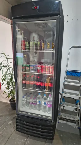 Refrigerador Expositor Vertical Gelopar Preto 220v GLDF - 570
