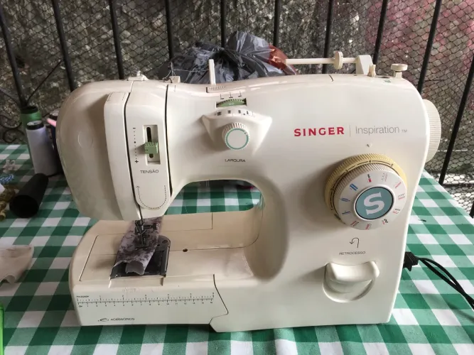 máquina de costura SINGER