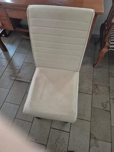 Mesa com 4 cadeiras