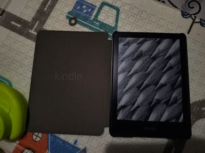Kindle Paperwhite 11° geração (com capa magnética)
