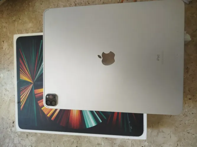 Vendo tela original de iPad Pro 12,9" (5ª geração, Wi-Fi).