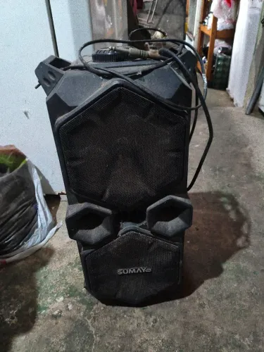 Vendo uma caixa de som toca perfeitamente com Bluetooth