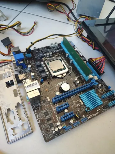 Kit placa mãe 1155 mais processador Intel g2030 + 4GB de Memória. + 4GB de memória  