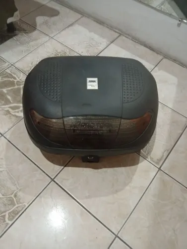 Vendo baú de viagem
