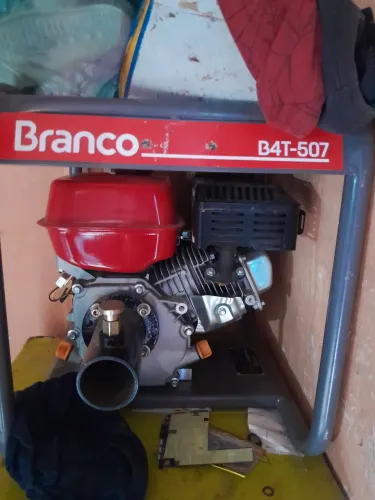 Motovibrador de Concreto a Gasolina Branco B4T-507 5.5 CV