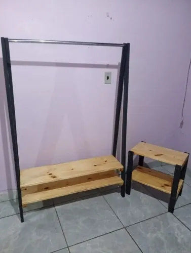 Kit para quarto ( arara para roupas e sapatos  + mesinha auxiliar)