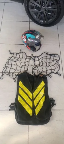Colete + capacete e aranha