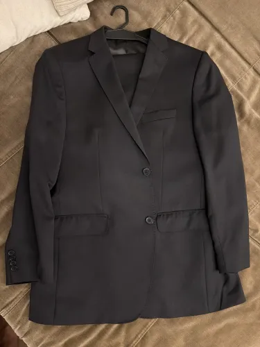 Vendo terno Brooksfield preto em excelente estado