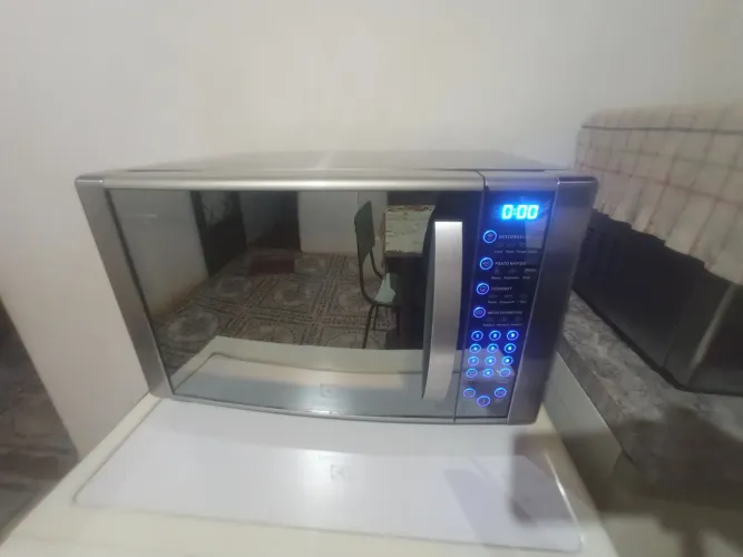 MICROONDAS ELECTROLUX 31 LITROS INOX COM GRILL ESPELHO PAINEL DE VIDRO