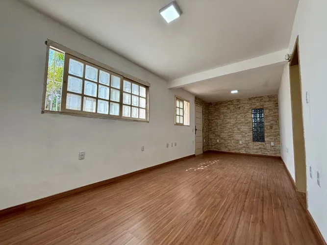 Casa à venda no Fragata, Pelotas - 149m², 2 quartos ( sendo 1 suíte), amplo pátio com gara