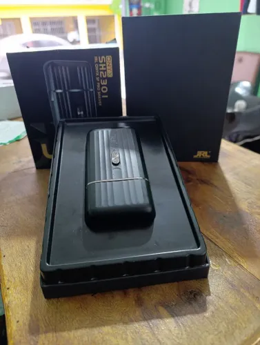 MAQUINA SHAVER JRL ONYX USADA EM BOM ESTADO 