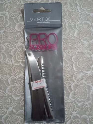 navalha de barbear (shavette) da marca Vertix Professional.