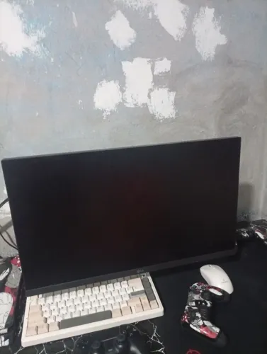 Monitor de 124hz 24 polegadas semi-novo 