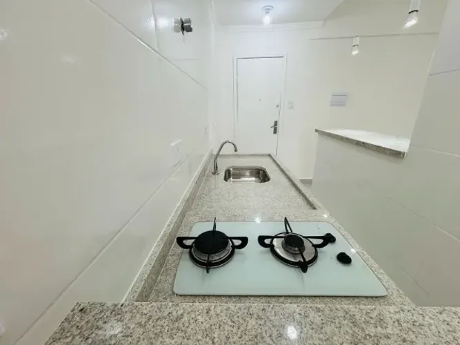 Lindo !! kitnet/Studio - Embaré - 30 útil - 100% modernizado - quadra praia - garagem !