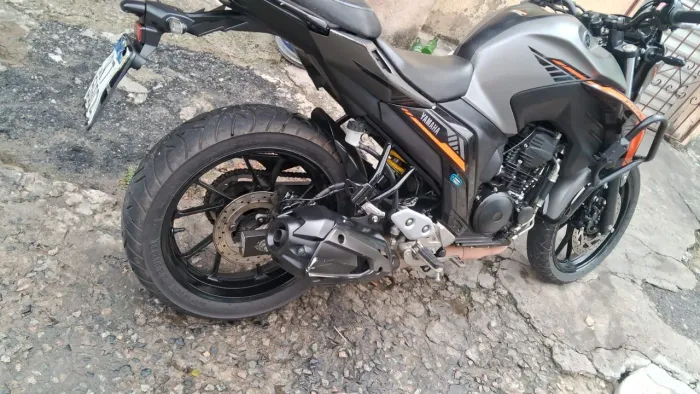 Yamaha FZ25