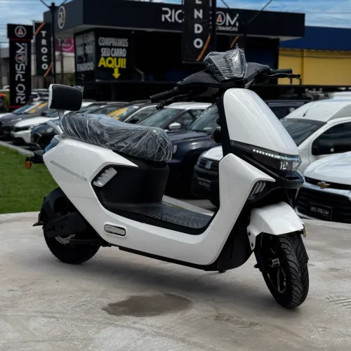 Scooter Elétrica A4 1000W Auto propelido- 32km/h - zero km -2026