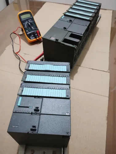 PLC Siemens S7300 - Fontes e Cartões de Entrada e Saída