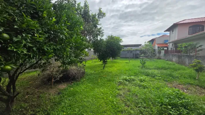 Imóvel para venda tem 360 metros quadrados em Carianos - Florianópolis - SC