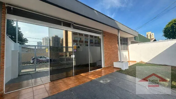 Casa com 3 quartos, sendo 1 suíte, para locação por R$ 5.500,00/mês - Vila Maria Luiza - J