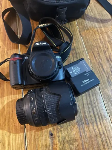 Nikon D3000 + Lente Nikon 18-105mm f/3.5-5.6G ED VR - Kit Completo Semi-Profissional