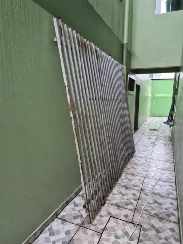 Portão de ferro