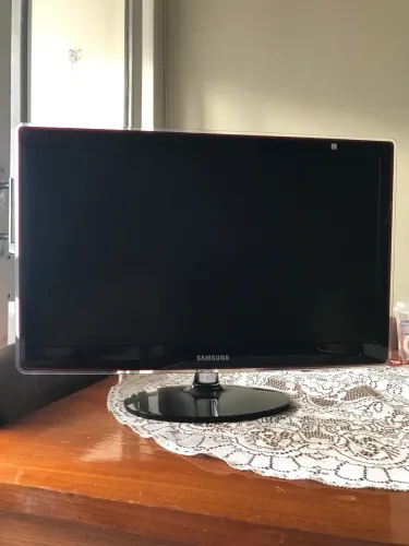 TV / Monitor Samsung (24 Polegadas)