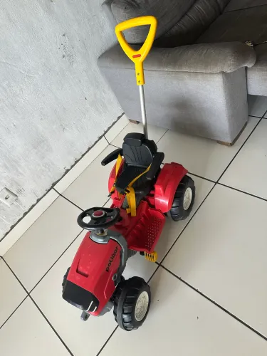 Vendo carro trator infantil Bandeirantes