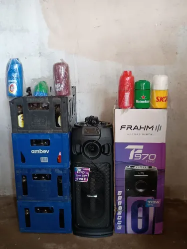 CAIXA DE SOM FRAHM AMPLIFICADA +  ENGRADADO LITRINHO + PORTA LITRINHO 300ML