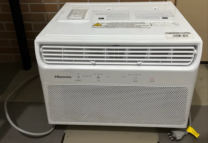 Ar Condicionado de Janela Hisense 8500 Btus Semi Novo, Com Nota Fiscal e Controle Remoto