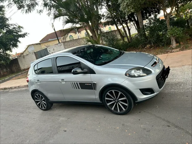 Fiat Palio Sporting 1.6 Flex 16V 5P 2014