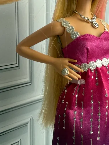 Barbie Loves Glitter
