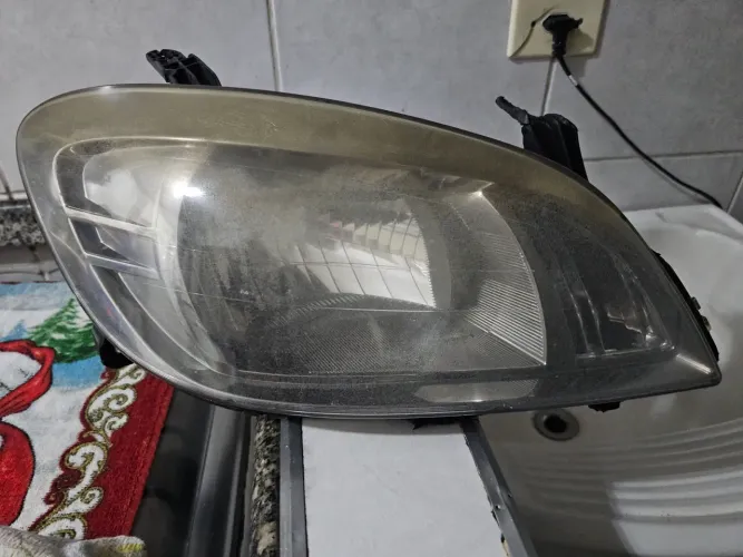 Farol Lanterna Dianteiro Direito Gm Celta 2012 Direito/passageiro Usado