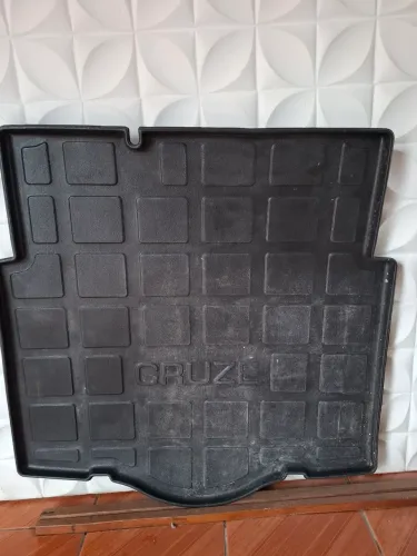 Vendo protetor de porta-malas do Cruze.