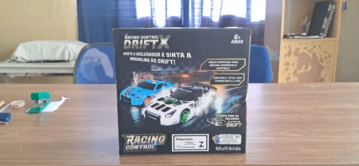 Carrinho de controle novo na caixa Racing controle