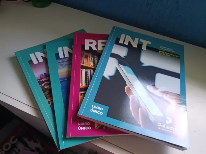 Kit Livros Poliedro Ensino Médio Pré Vestibular - Inglês, Interpretação de Texto, Redação 