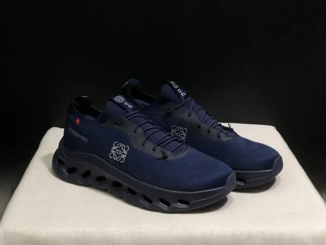 ON RUNNING X LOEWE CLOUDTILT NOVO (38 ao 43)