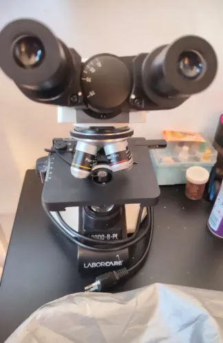 Microscópio Profissional 